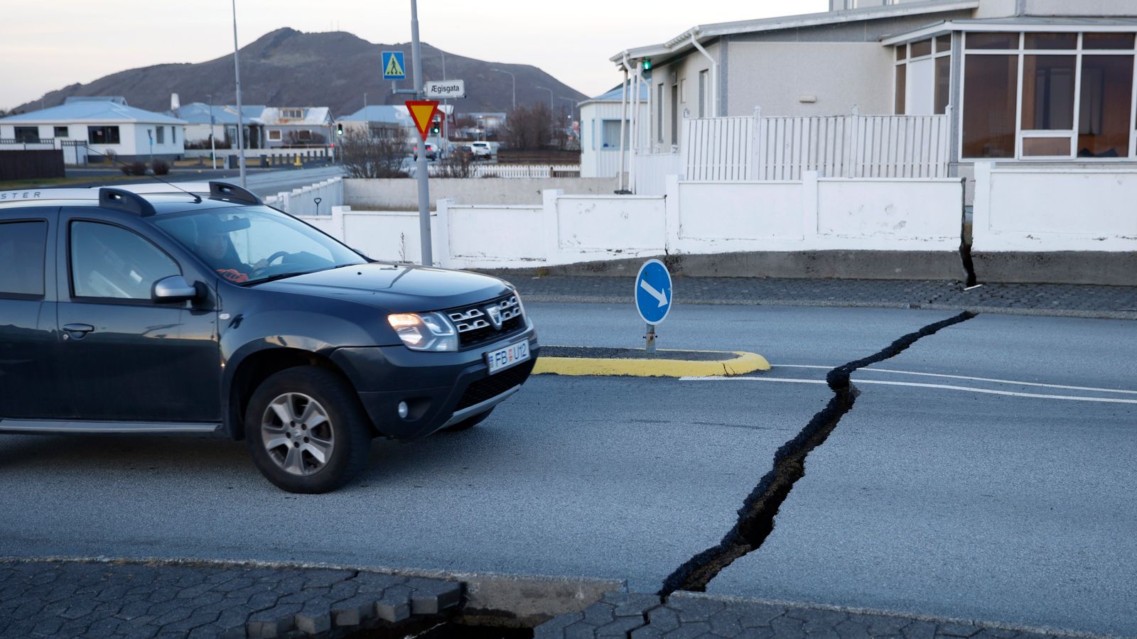 Iceland volcano: Why easing of earthquakes may not be a good sign
