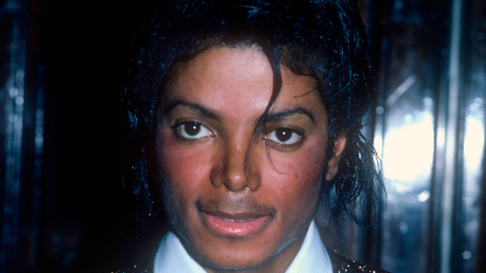 Kurtka Michaela Jacksona z reklamy Pepsi z 1984 roku sprzedana na aukcji za 250 000 funtów |  Wiadomości z Wielkiej Brytanii
