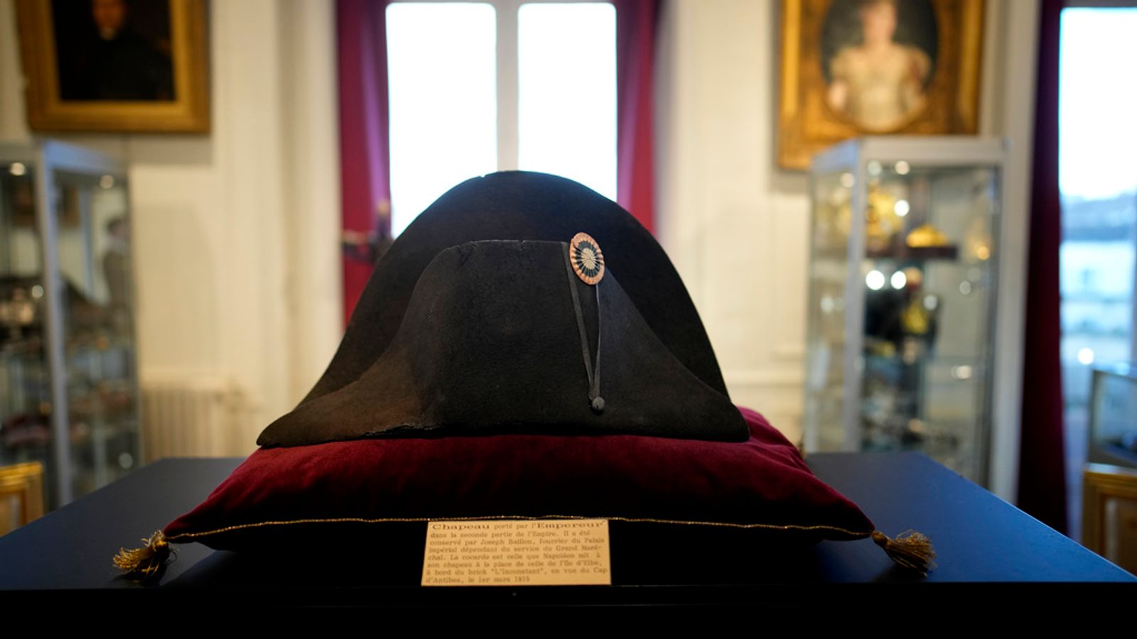 Hat belonging to Napoleon fetches record amount at auction in France ...