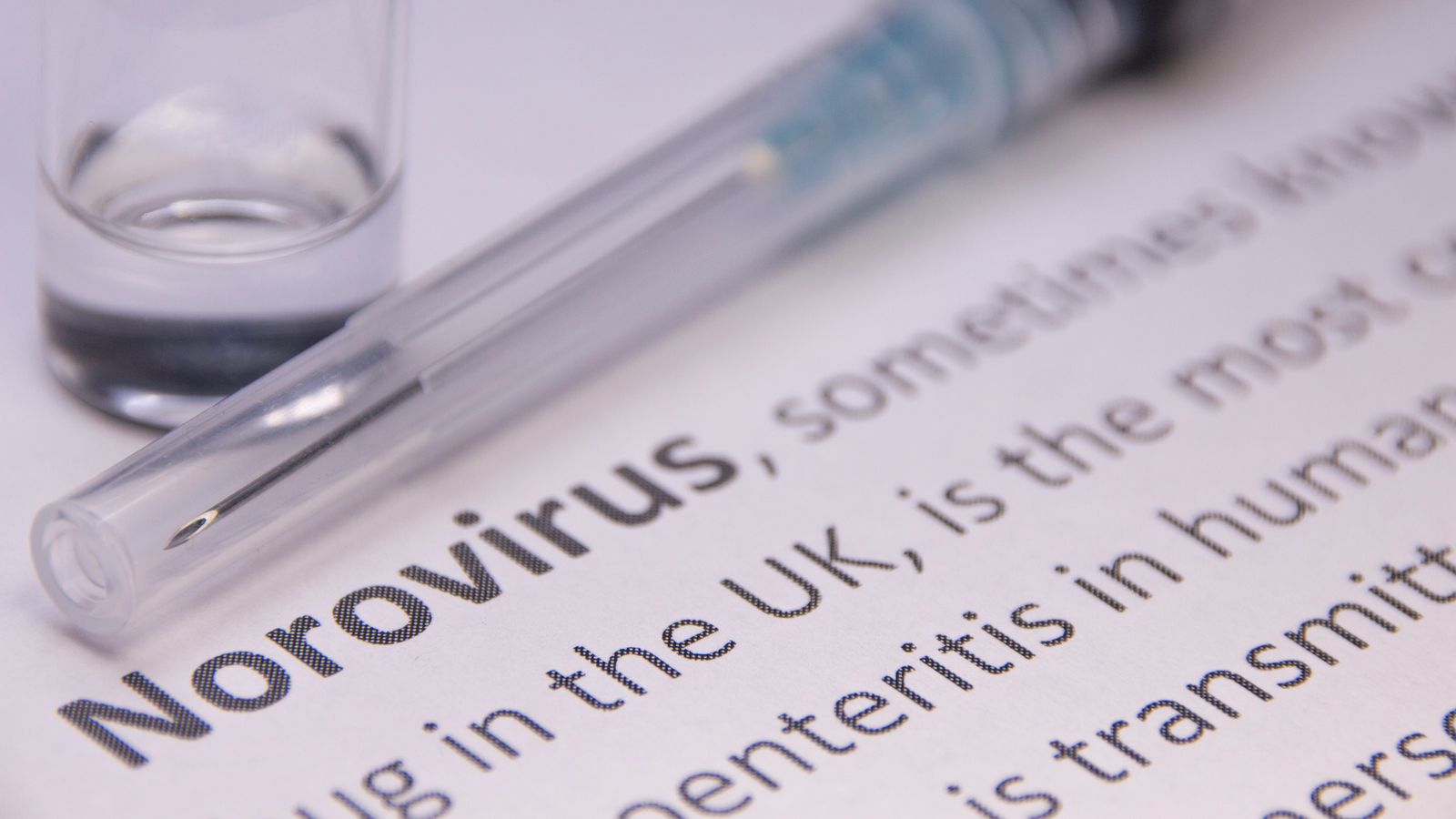 Норовирус: Тази година случаите на повръщане през зимата са много по-високи, предупреждава NHS
