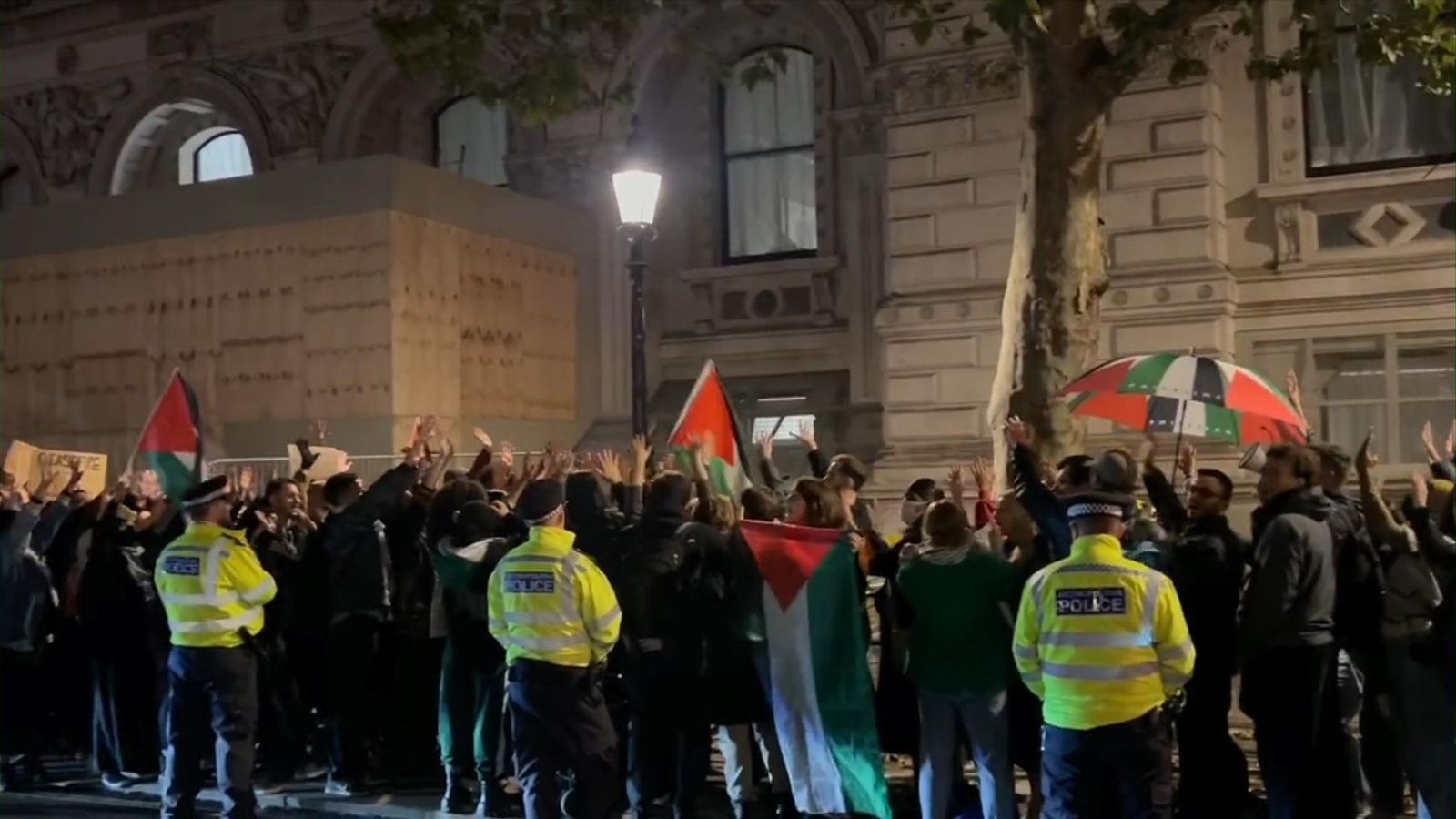 Israel-Hamas war: Protesters demand ceasefire outside Downing Street as ...