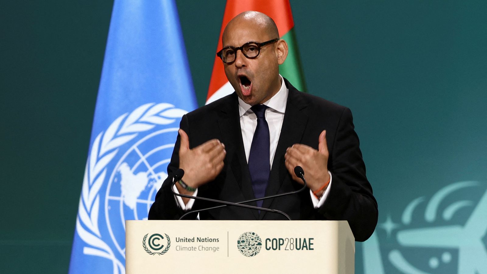 COP28 трябва да доведе до „окончателен упадък на изкопаемите горива“ или да рискува „окончателния упадък“ на човечеството - шефът на ООН по климата
