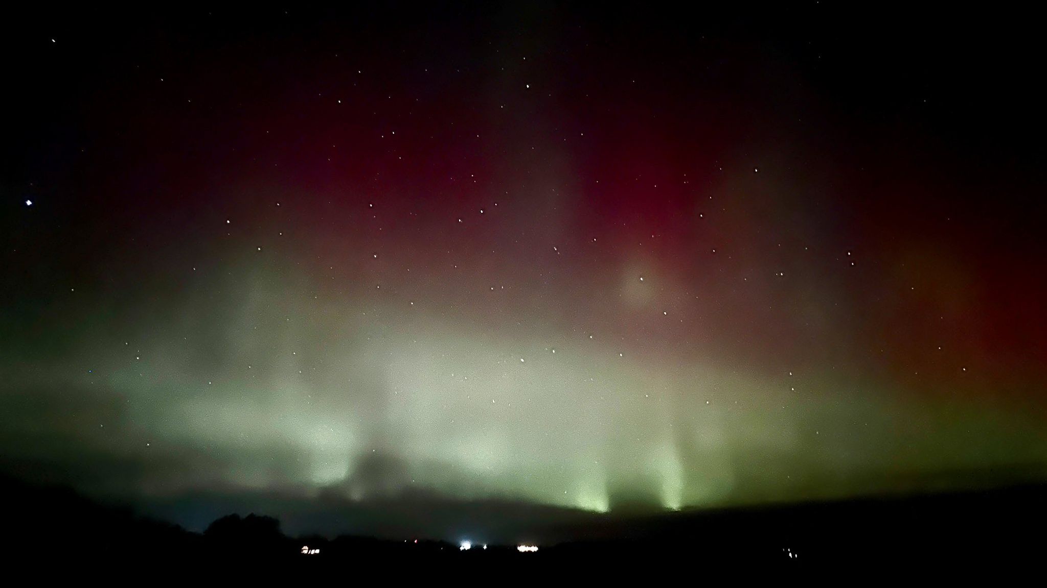 Northern Lights: Spectacular photos capture phenomenon in skies across ...