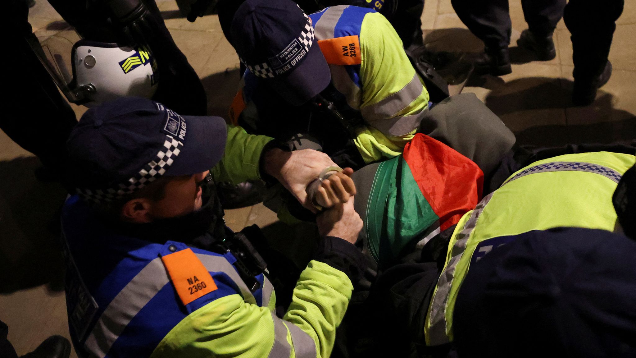 Israel-Hamas war: Tens of thousands take part in London protest for