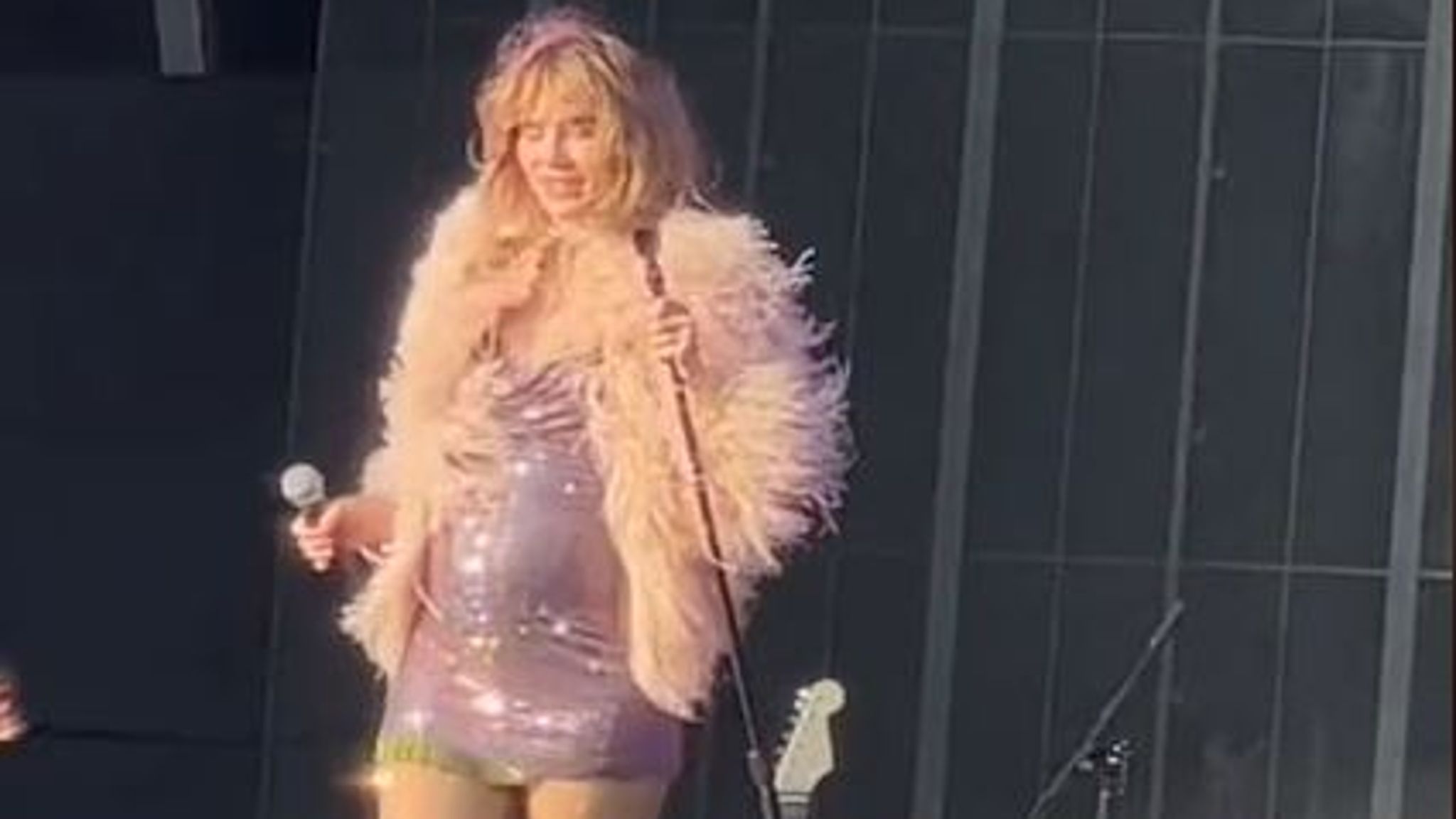 Suki Waterhouse and Robert Pattinson 'expecting first child' Ents