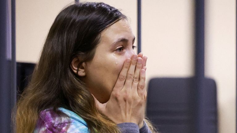 Alexandra Skochilenko reacts in court