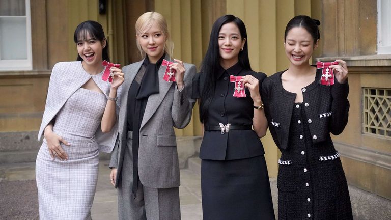 (left to right) Lisa (Lalisa Manoban), Rose (Roseanne Park), Jisoo Kim and Jennie Kim, from the K-Pop band Blackpink pose with their Honorary MBEs (Members of the Order of the British Empire), awarded to them in recognition of the band&#39;s role as COP26 advocates for the COP26 Summit in Glasgow 2021. King Charles III conducted the special Investiture ceremony in the presence of the President of South Korea, Yoon Suk Yeol, and his wife, Kim Keon Hee at Buckingham Palace, London. Picture date: Wedne