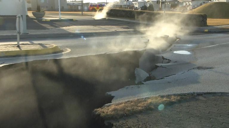 Cracks appear on roads in Iceland
