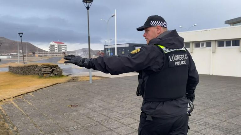 Police officer in Grindavik