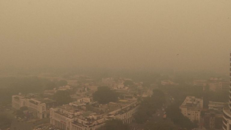 India New Delhi car ban schools shut air pollution smog