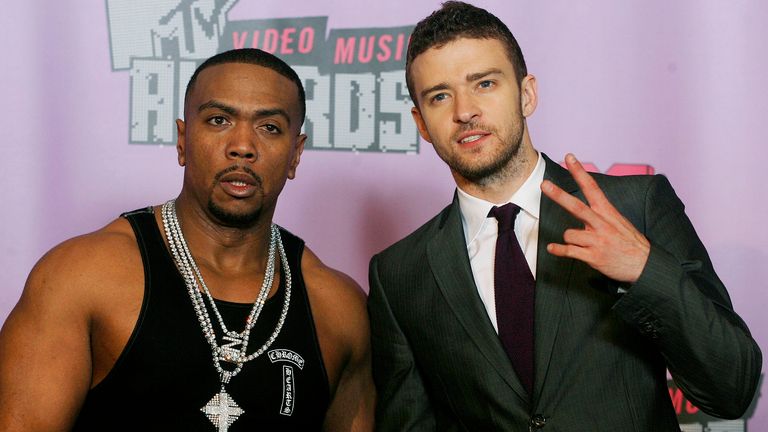 Timbaland and Justin Timberlake pose backstage at the MTV Video Music Awards at the Palms Hotel and Casino on Sunday, Sept. 9, 2007, in Las Vegas. (AP Photo/Isaac Brekken)
