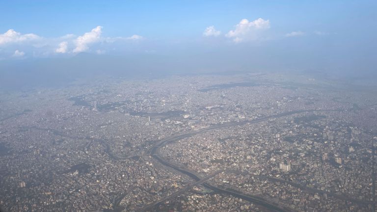 Smog covers Kathmandu valley during the flight from Nepalgunj to Kathmandu, Nepal November 7, 2023. REUTERS/Navesh Chitrakar 