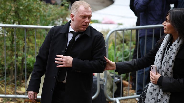 Paul Scholes arrives at Manchester Cathedral
