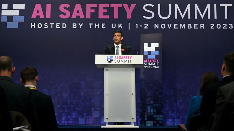 Britain&#39;s Prime Minister Rishi Sunak speaks during the closing press conference on the second day of the UK Artificial Intelligence (AI) Safety Summit at Bletchley Park, Milton Keynes, Britain November 2, 2023. Justin Tallis/Pool via REUTERS