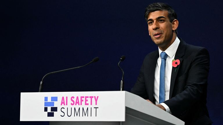 Britain&#39;s Prime Minister Rishi Sunak speaks during the closing press conference on the second day of the UK Artificial Intelligence (AI) Safety Summit at Bletchley Park, Milton Keynes, Britain November 2, 2023. Justin Tallis/Pool via REUTERS