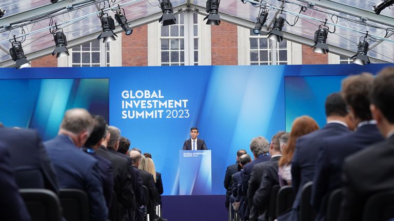 Prime Minister Rishi Sunak delivers the keynote speech at the Global Investment Summit at Hampton Court Palace, in East Molesey, Surrey. Picture date: Monday November 27, 2023.