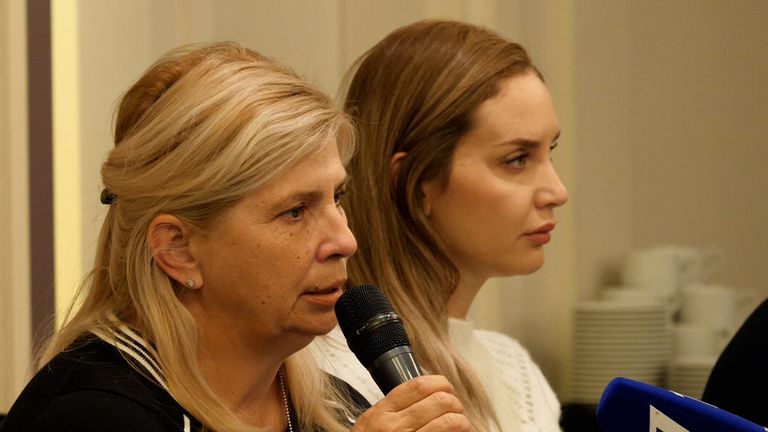 Oxana Lobanov (L), mother of hostage Alexander 