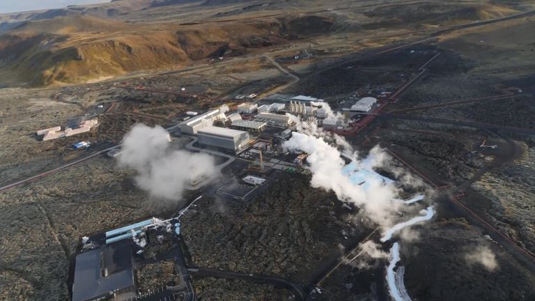 A wall is being built in a bid to protect a power station that supplies energy to 35,000 homes from a river of lava 
