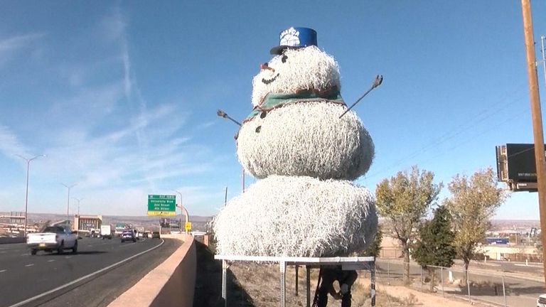 Tumbleweed snowman ushers in winter in Albuquerque