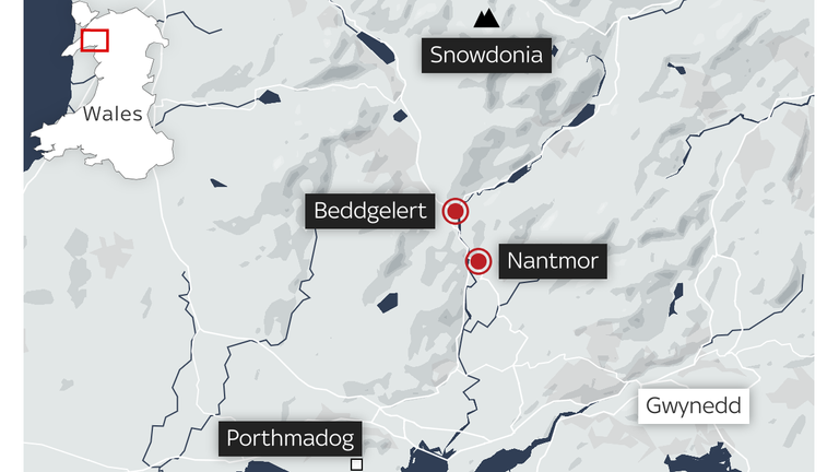 Map showing locations in North Wales as police search for missing teenagers