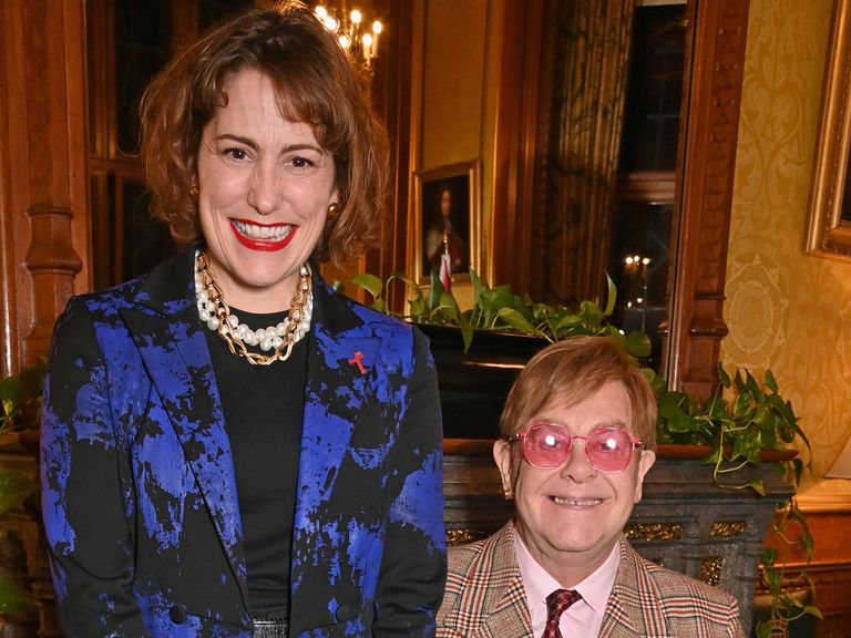 LONDRES, ANGLETERRE - 29 NOVEMBRE : Victoria Atkins, secrétaire d'État à la Santé, et Sir Elton John assistent à une réception en l'honneur de Sir Elton John organisée par le Groupe parlementaire multipartite sur le VIH/SIDA à Speakers House en reconnaissance de son engagement durable à mettre fin au épidémie de sida, à la fois personnellement et grâce au travail de la Elton John AIDS Foundation, le 29 novembre 2023 à Londres, en Angleterre.  ..Photo par Dave Benett                                            