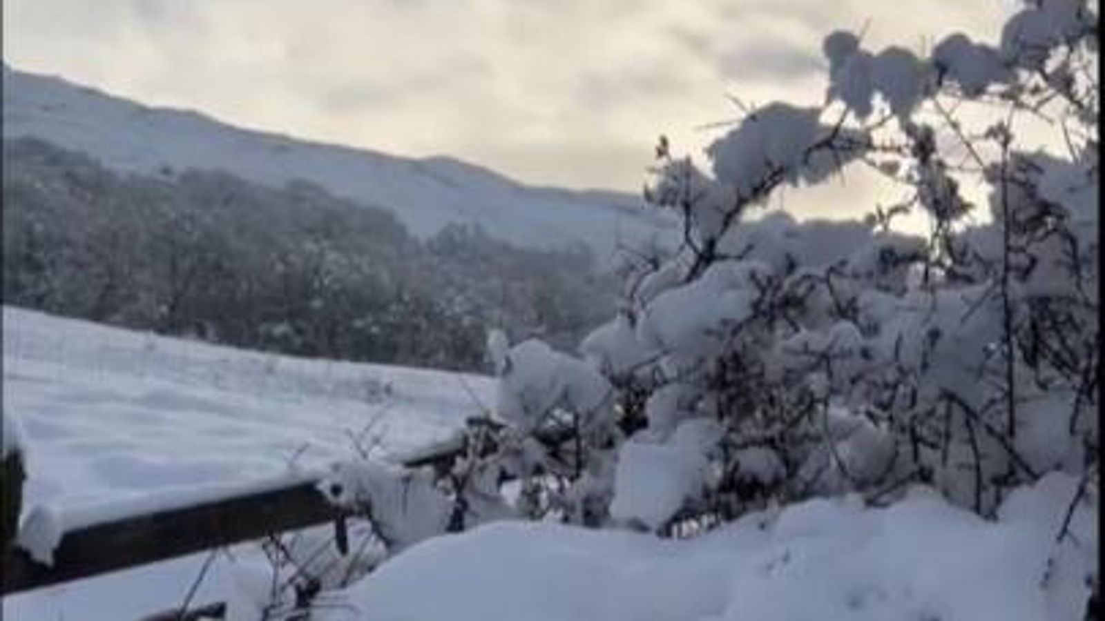 UK Weather: 'Major incident' declared in Cumbria with roads 'impassable ...