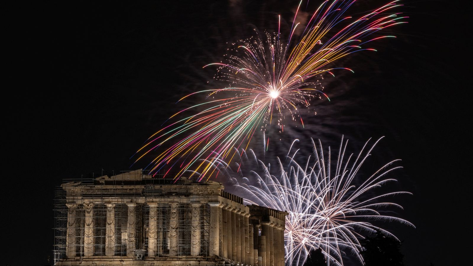 NYE Fireworks Greece Germany And Italy Welcome 2024 World News   Skynews Acropolis Greece New Year 6408765 