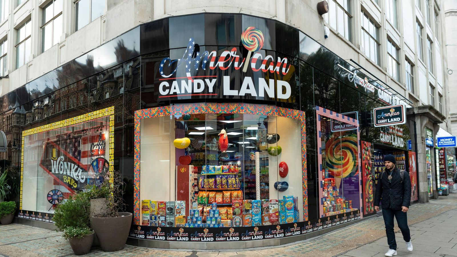 Labour 'new shops bonus' aims to tackle American candy stores on