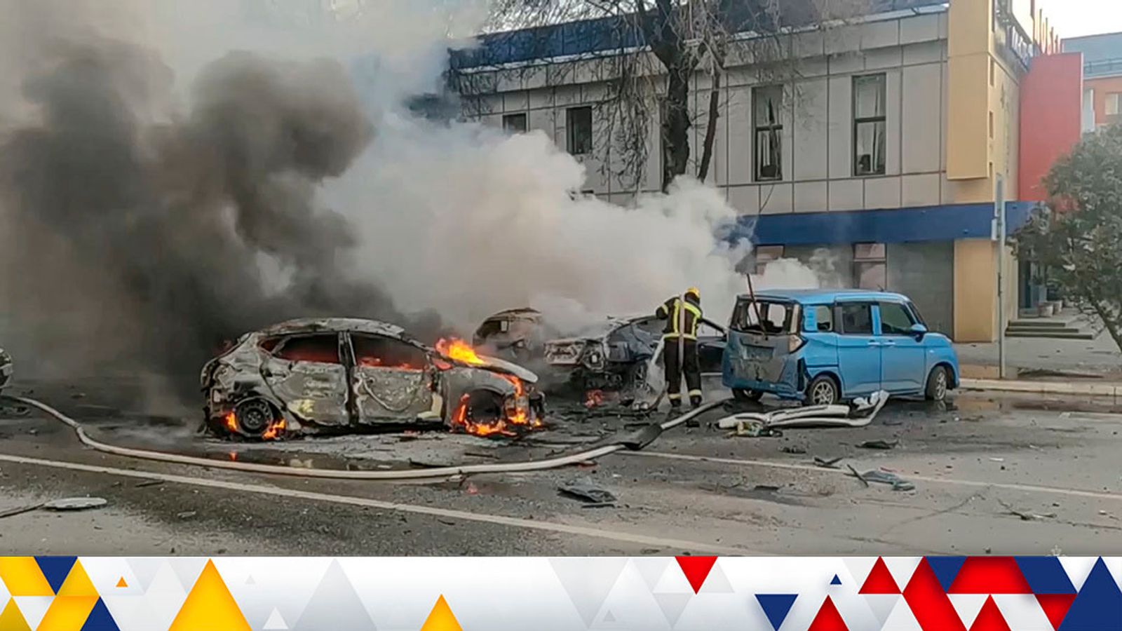 Руско-украинска война: Най-малко 14 души са убити и повече от 100 са ранени при обстрел в Белгород, твърдят официални лица
