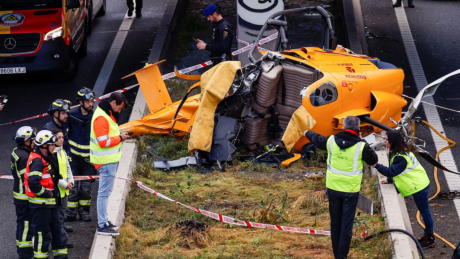 Madrid: Helicopter hits car after crashing on motorway ring road