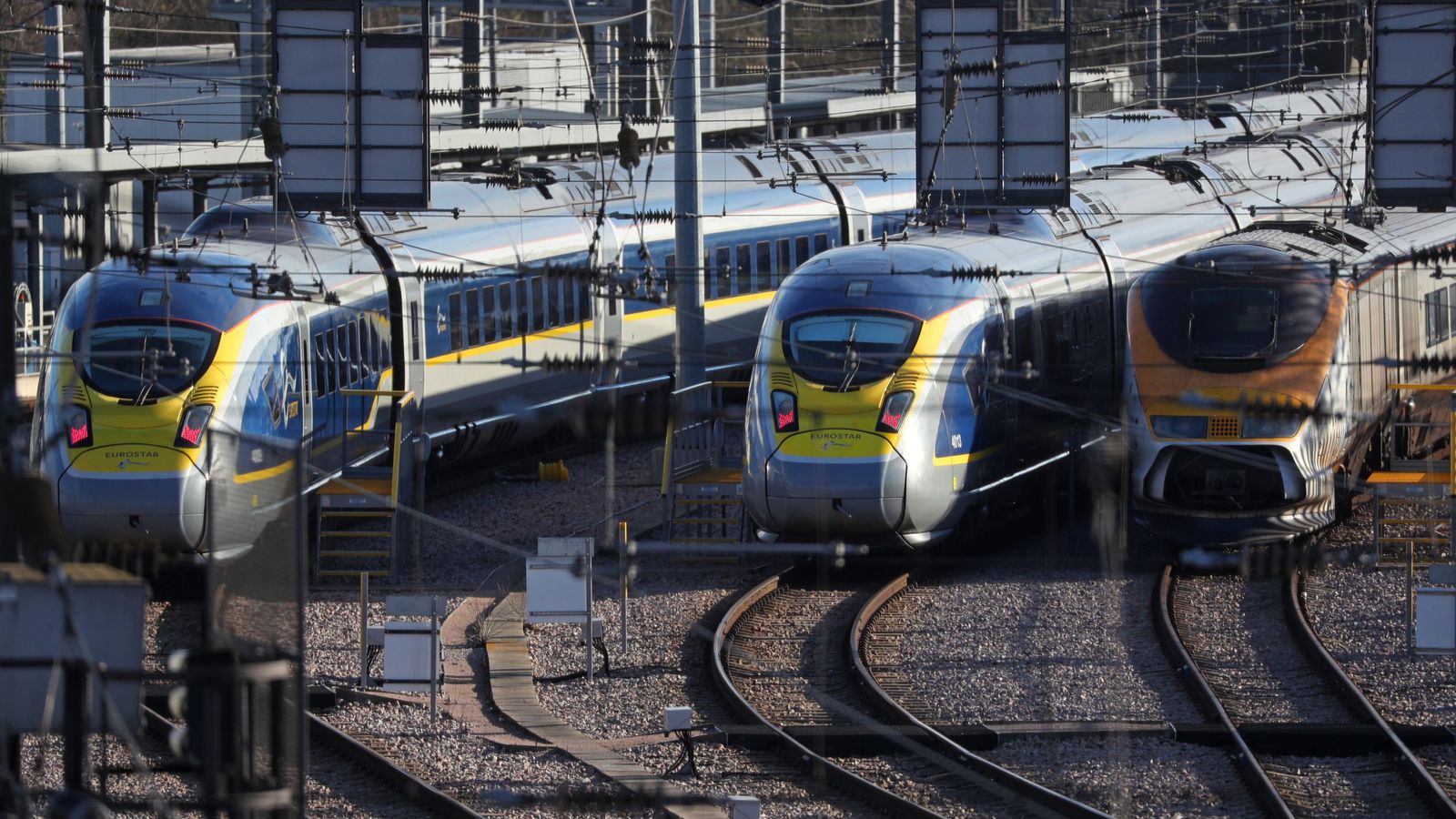 All Eurotunnel services 'temporarily suspended' due to unexpected strikes by French staff