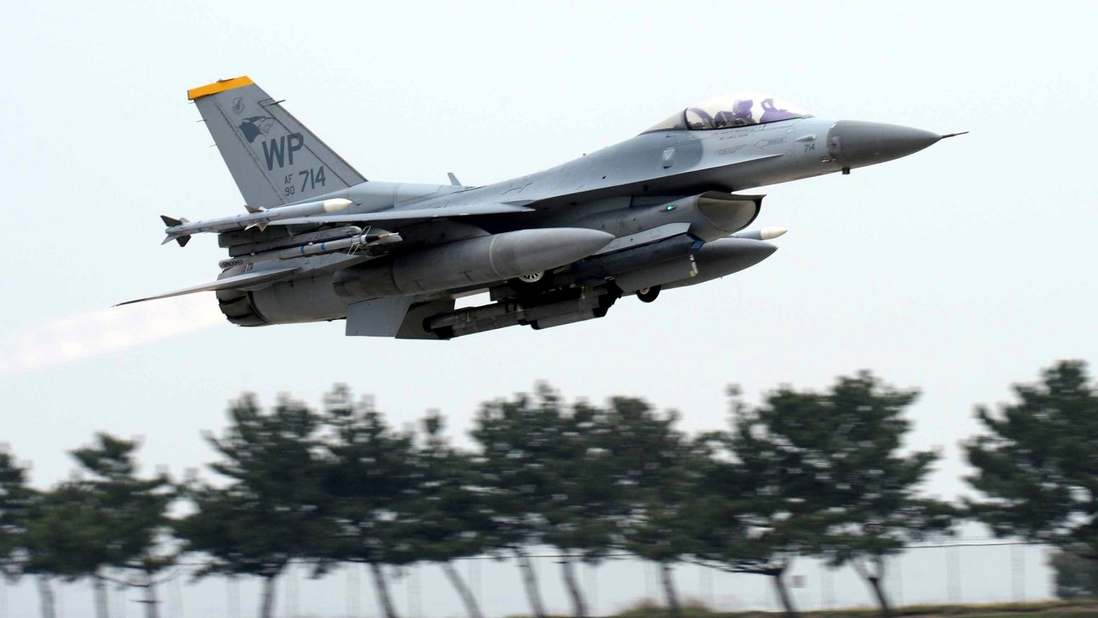 US pilot safely ejected before F-16 crashed into sea off South Korea, officials say