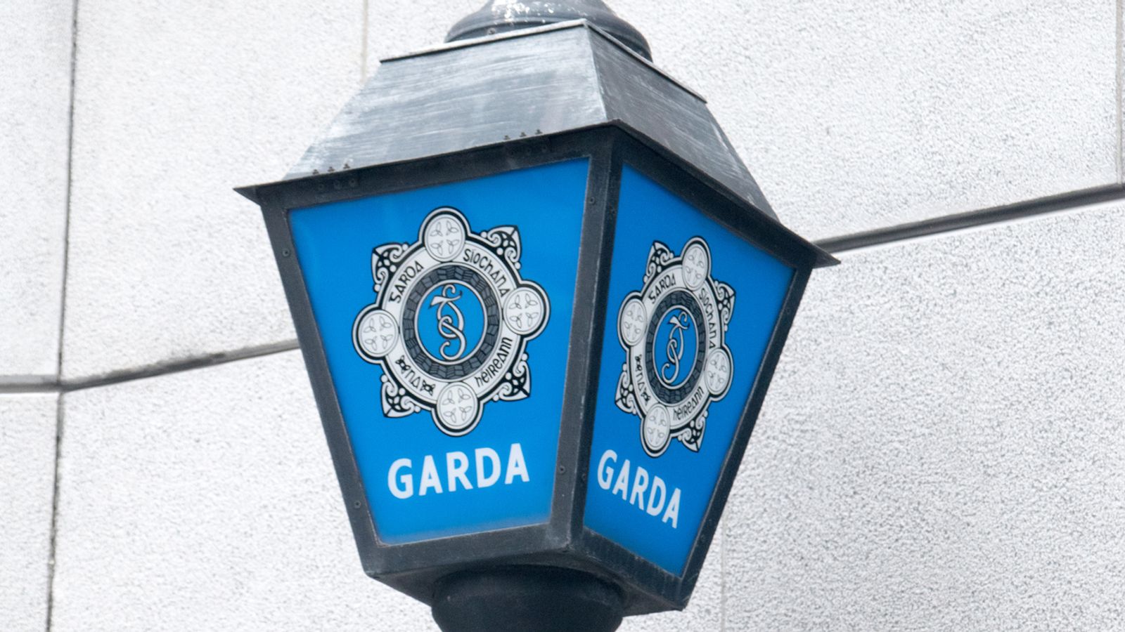 Пожар избухва в хотел Galway дни преди търсещите убежище да се преместят