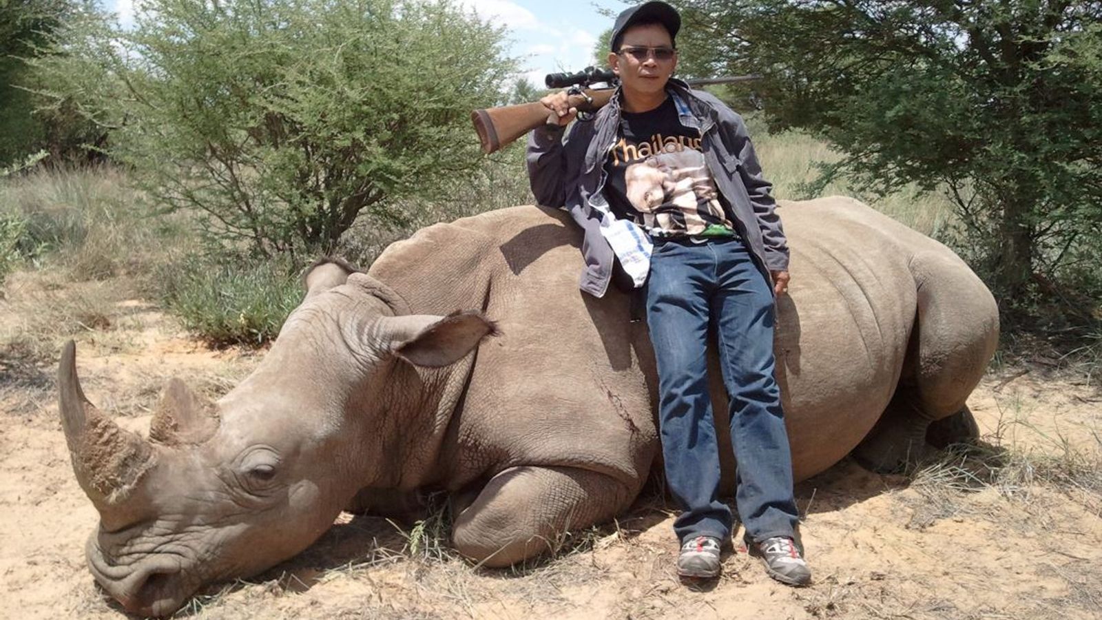Как бракониерът на носорог е наел секс работници, за да измамят властите - и ловът за „Пабло Ескобар в трафика на диви животни“