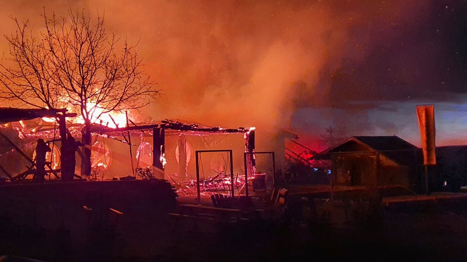 Пожар в Румъния: пожар в къща за гости уби петима, включително дете, в окръг Прахова