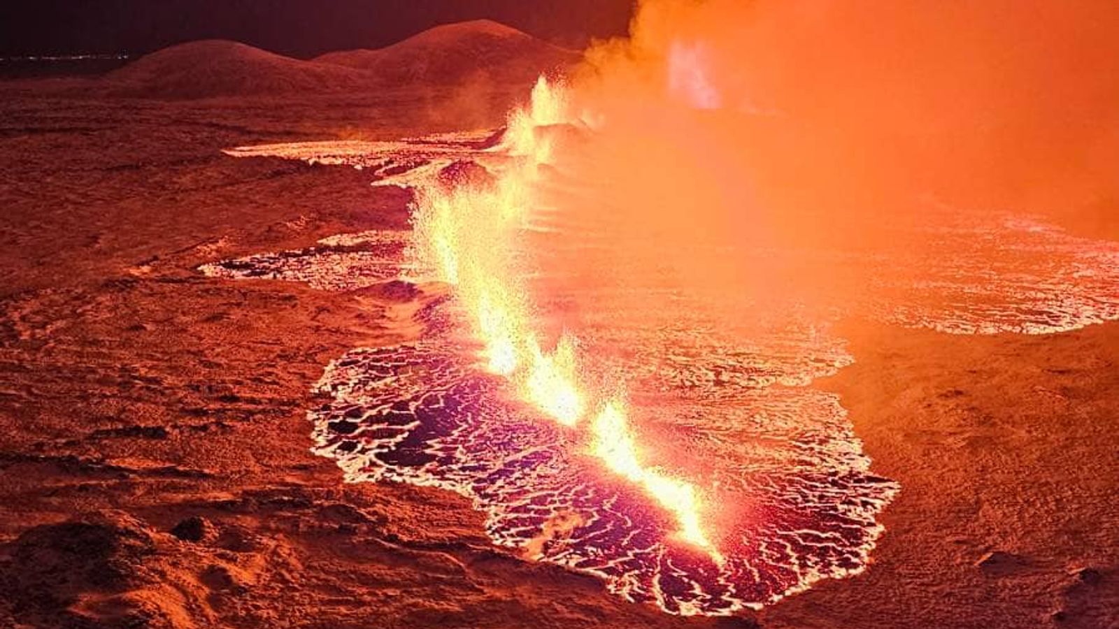 Имаше продължителна пауза във вулканичния тътен Минаха пет седмици откакто 4000