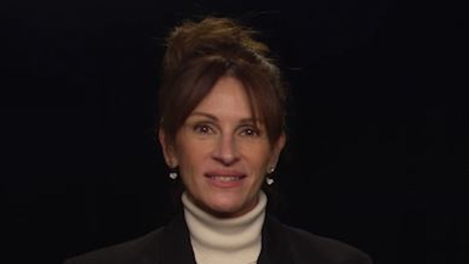 Julia Roberts on survival skills | Ents & Arts News | Sky News