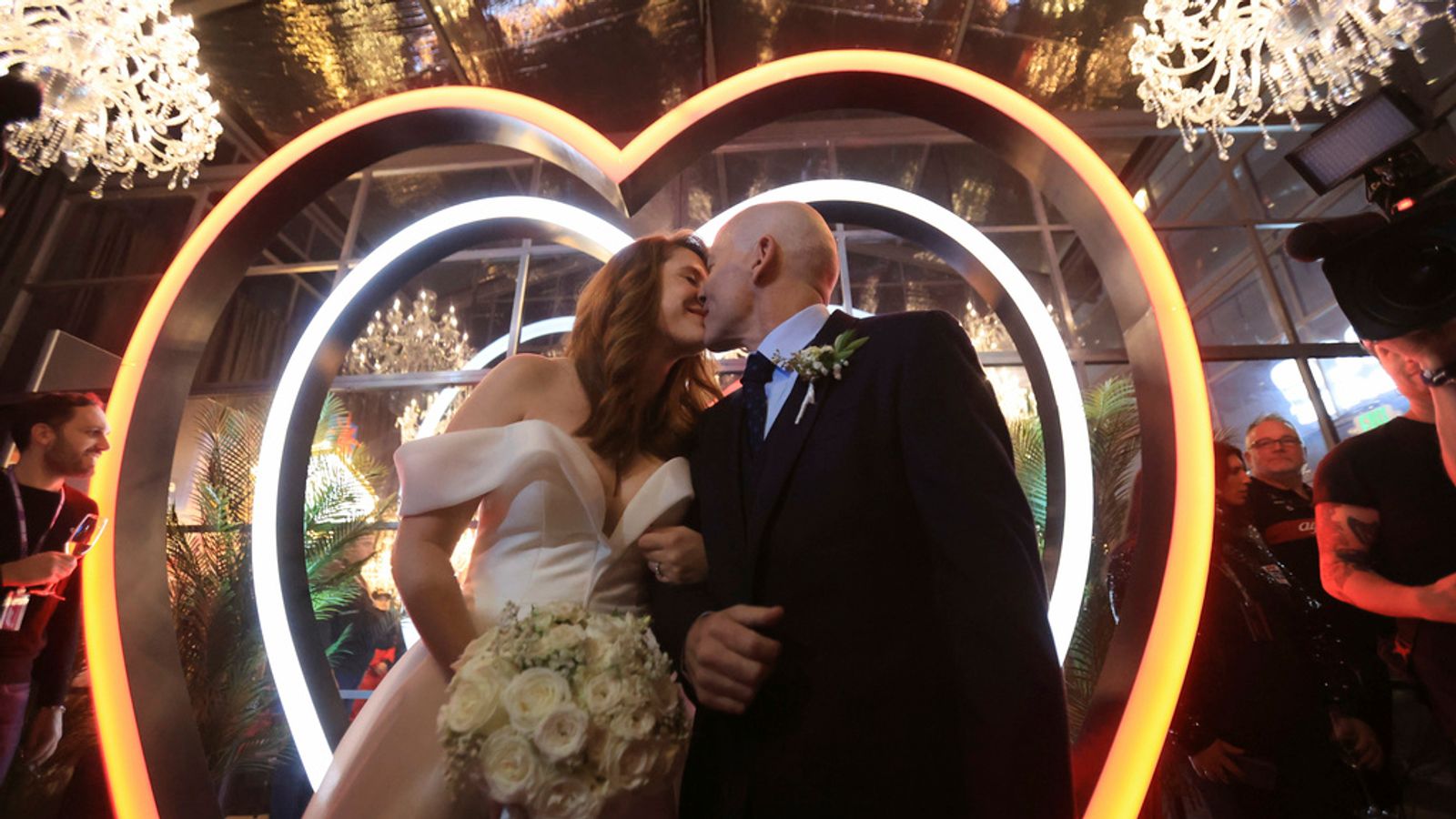 Las Vegas weddings could set new record on New Year's Eve due to 'specialty date'