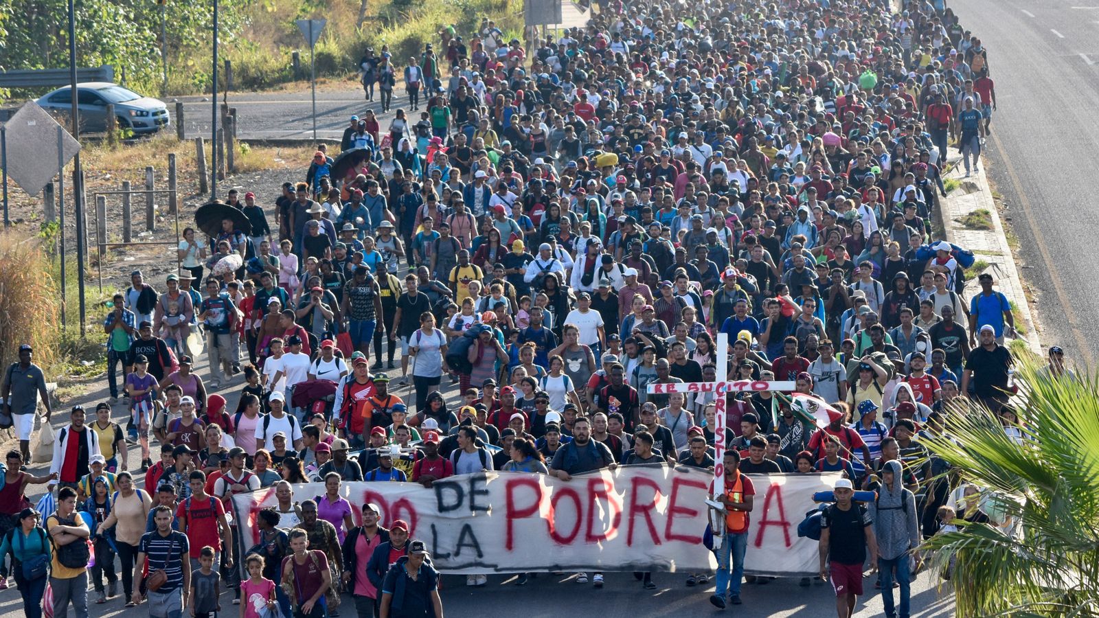 Thousands of migrants heading to US ahead of talks over Mexico border crisis