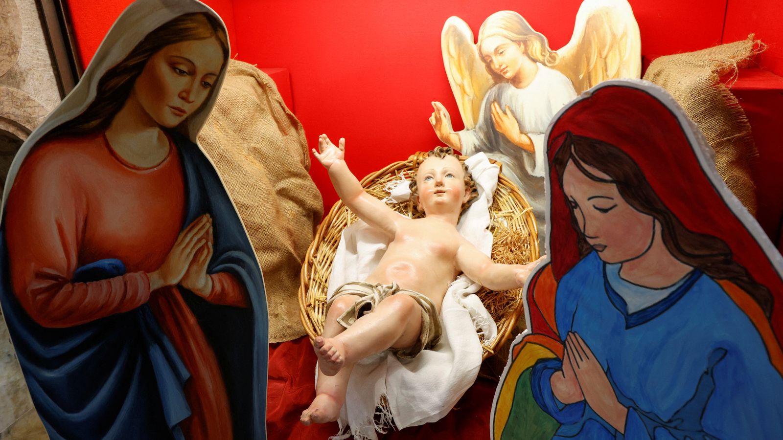 Италия: Църковен вертеп с две майки на Исус предизвика обвинение в богохулство