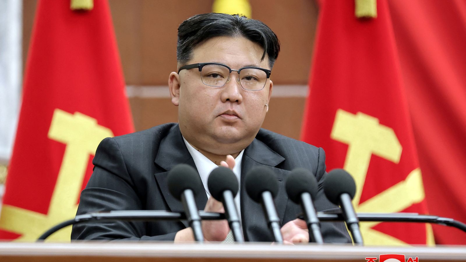 Според Корейската централна новинарска агенция (KCNA), той каза: Тежката ситуация