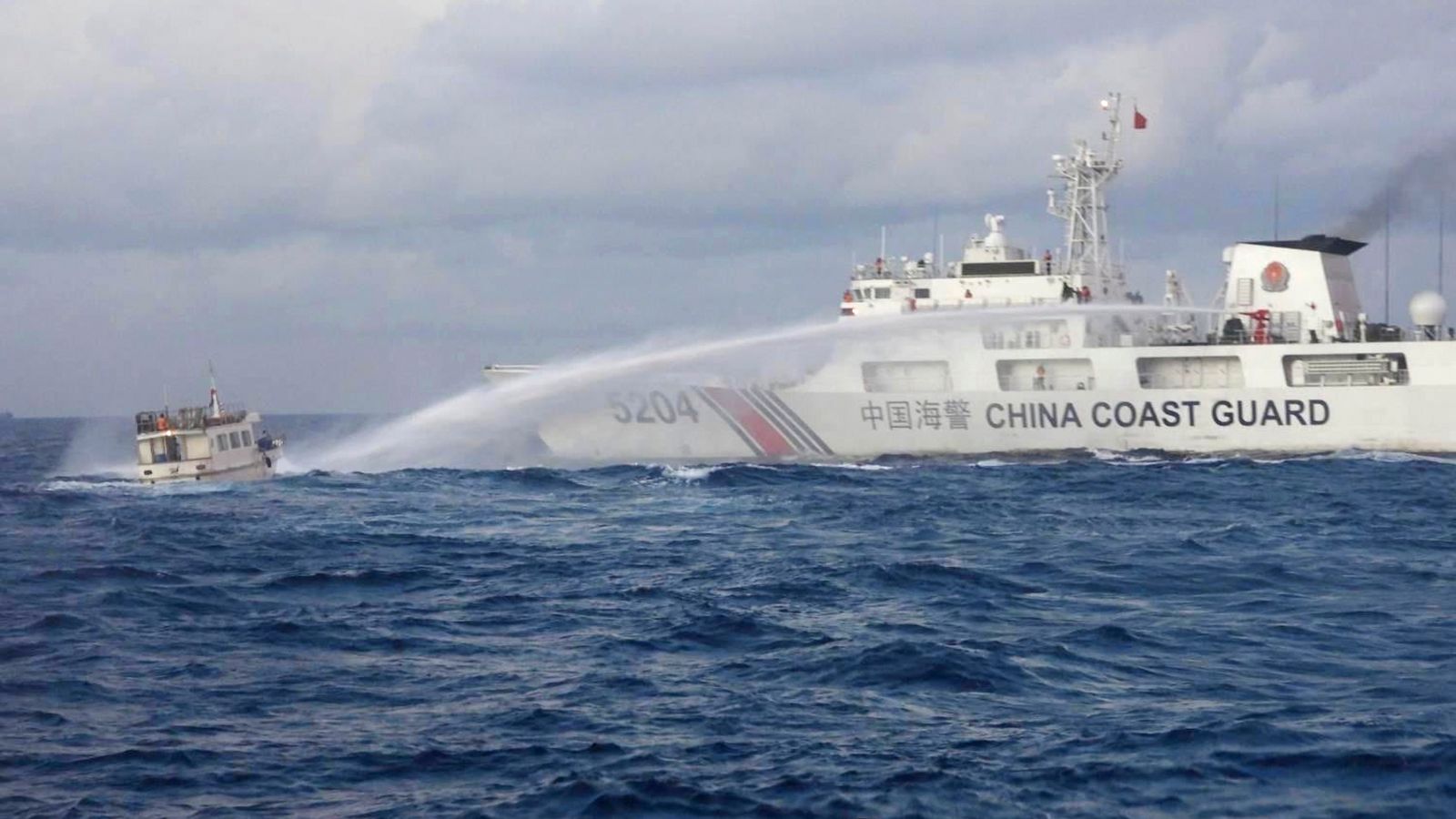 Oskarżenia handlowe między Chinami a Filipinami po zderzeniu statku na spornym Morzu Południowochińskim |  wiadomości ze świata