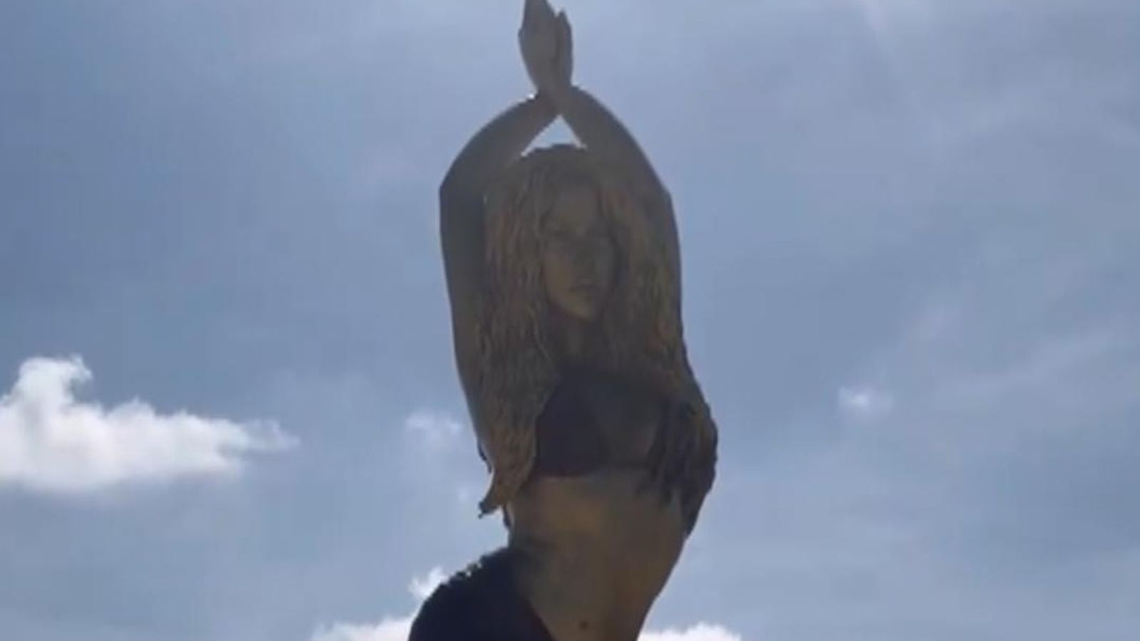 Colombia Shakira honoured with statue in city where she was born