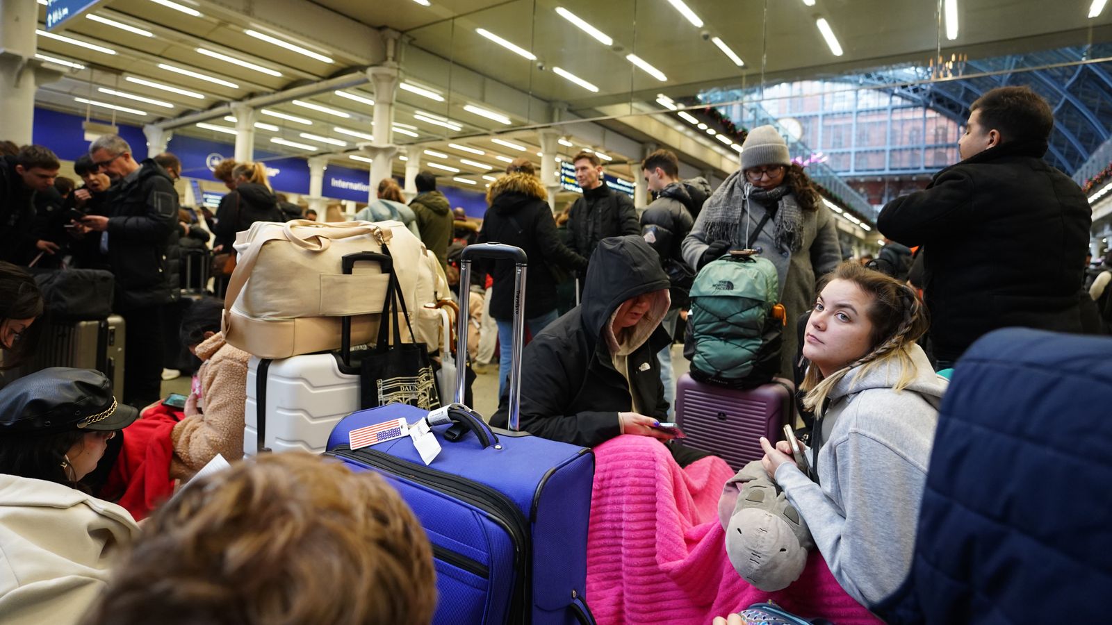 UK weather: Eurostar trains from London cancelled after tunnel floods - as UK braces for more extreme conditions