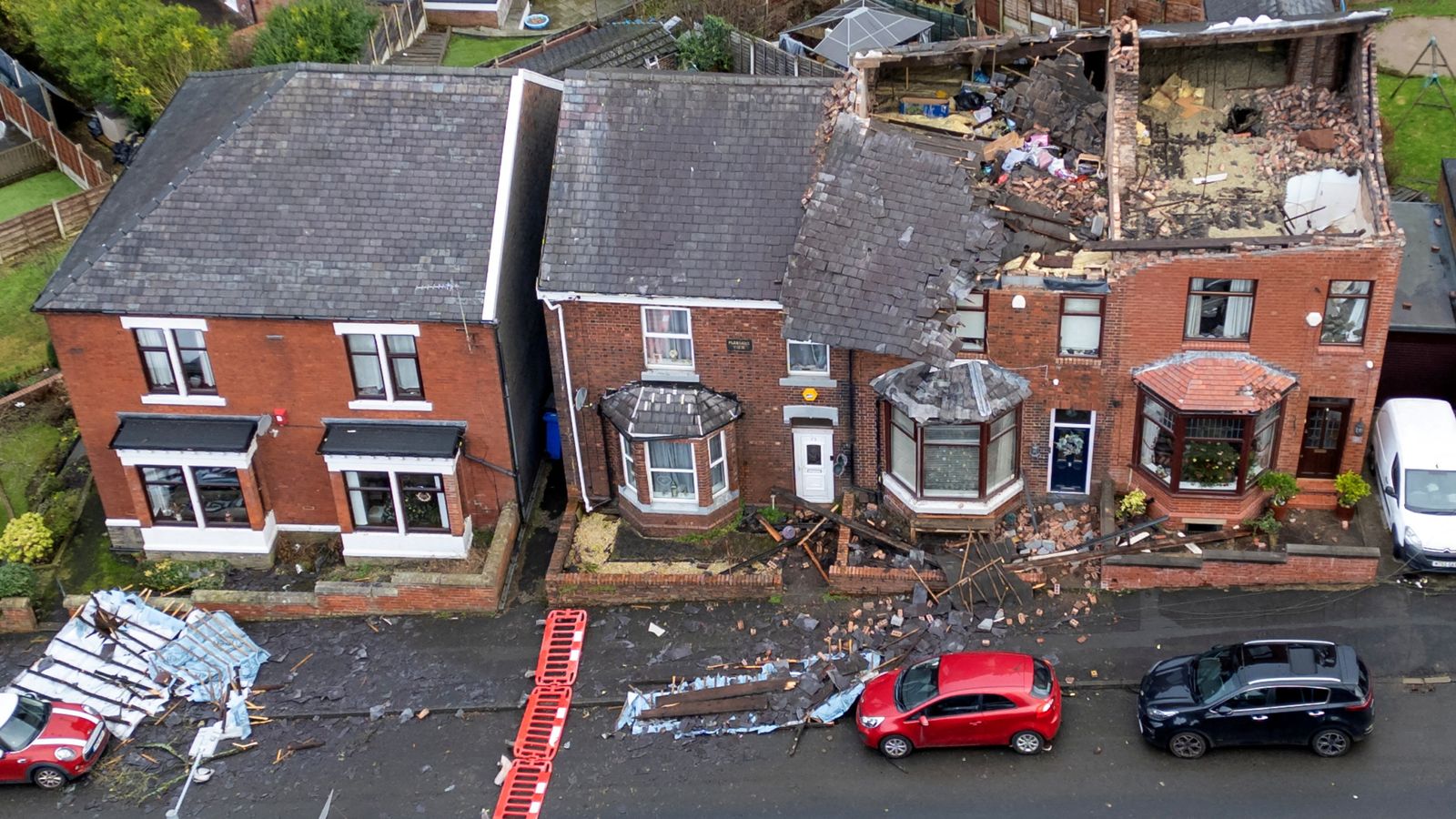 UK weather: Hundreds of homes still without power after Storm Gerrit
