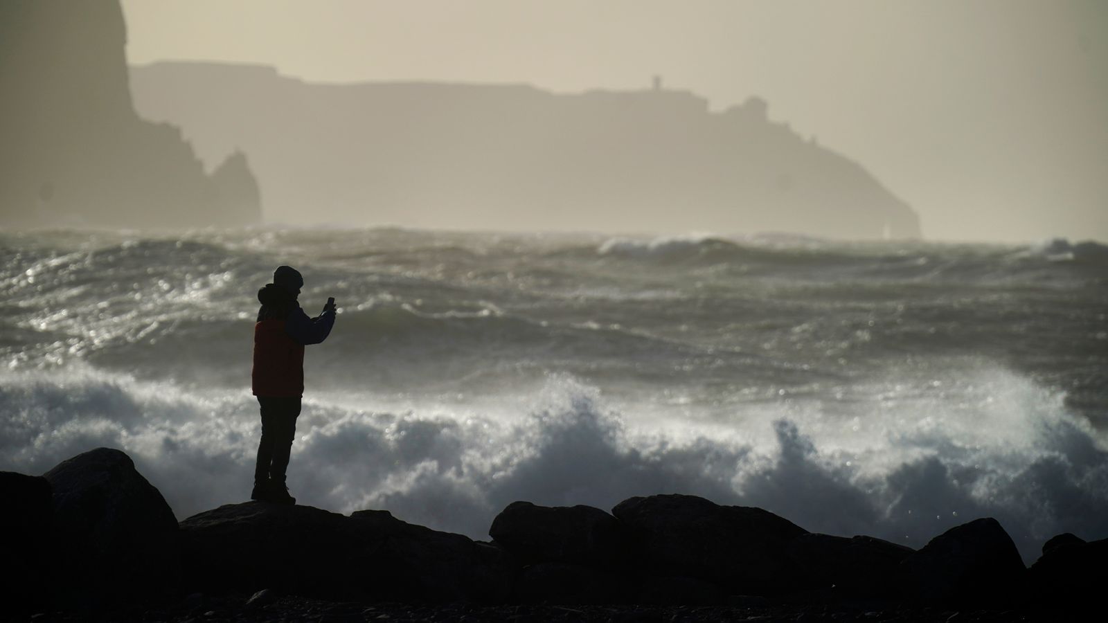 UK weather: Storm Elin to bring strong wind and heavy rain for many areas - as Met Office issues warnings