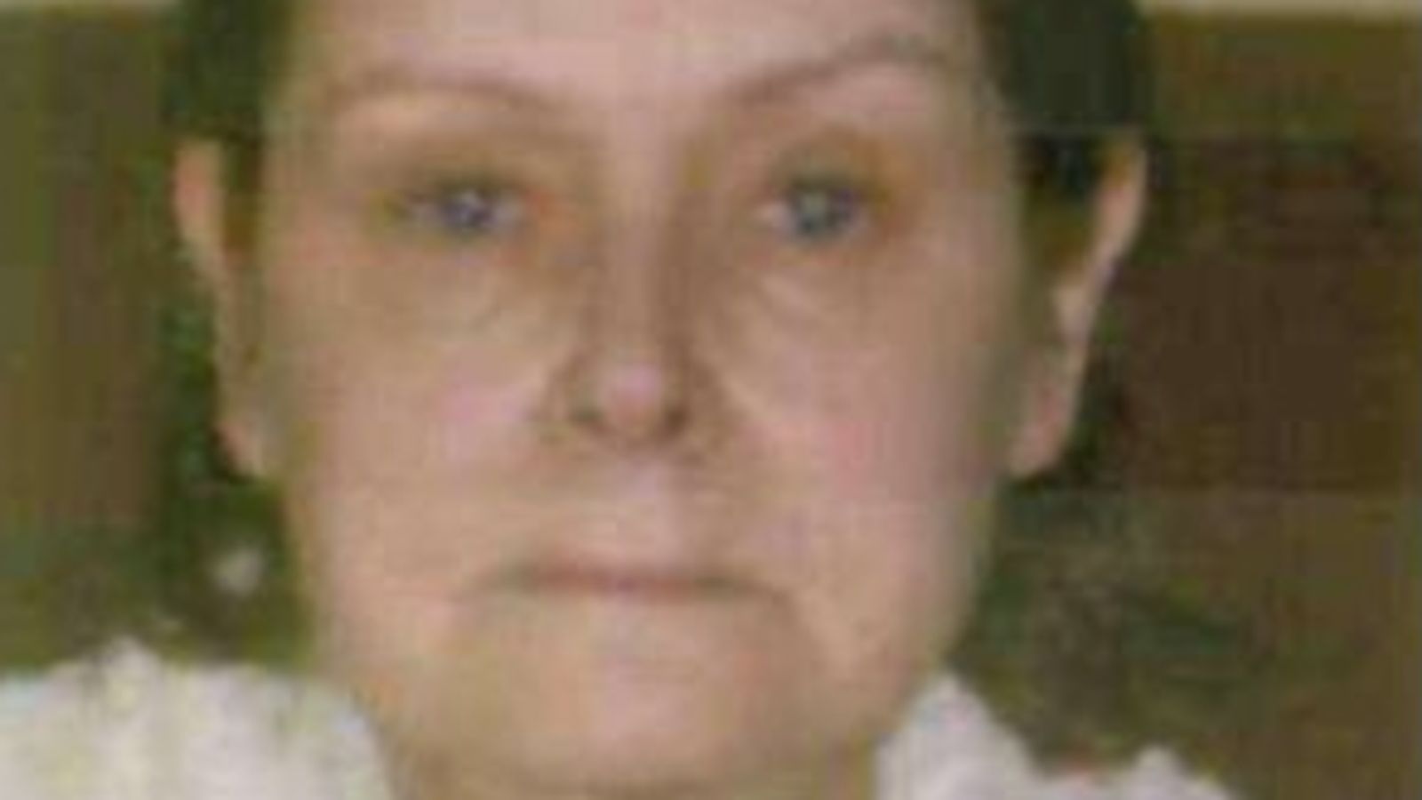Убиецът, който завърза и удуши пенсионер, преди да открадне £13 000, осъден на 31 години затвор