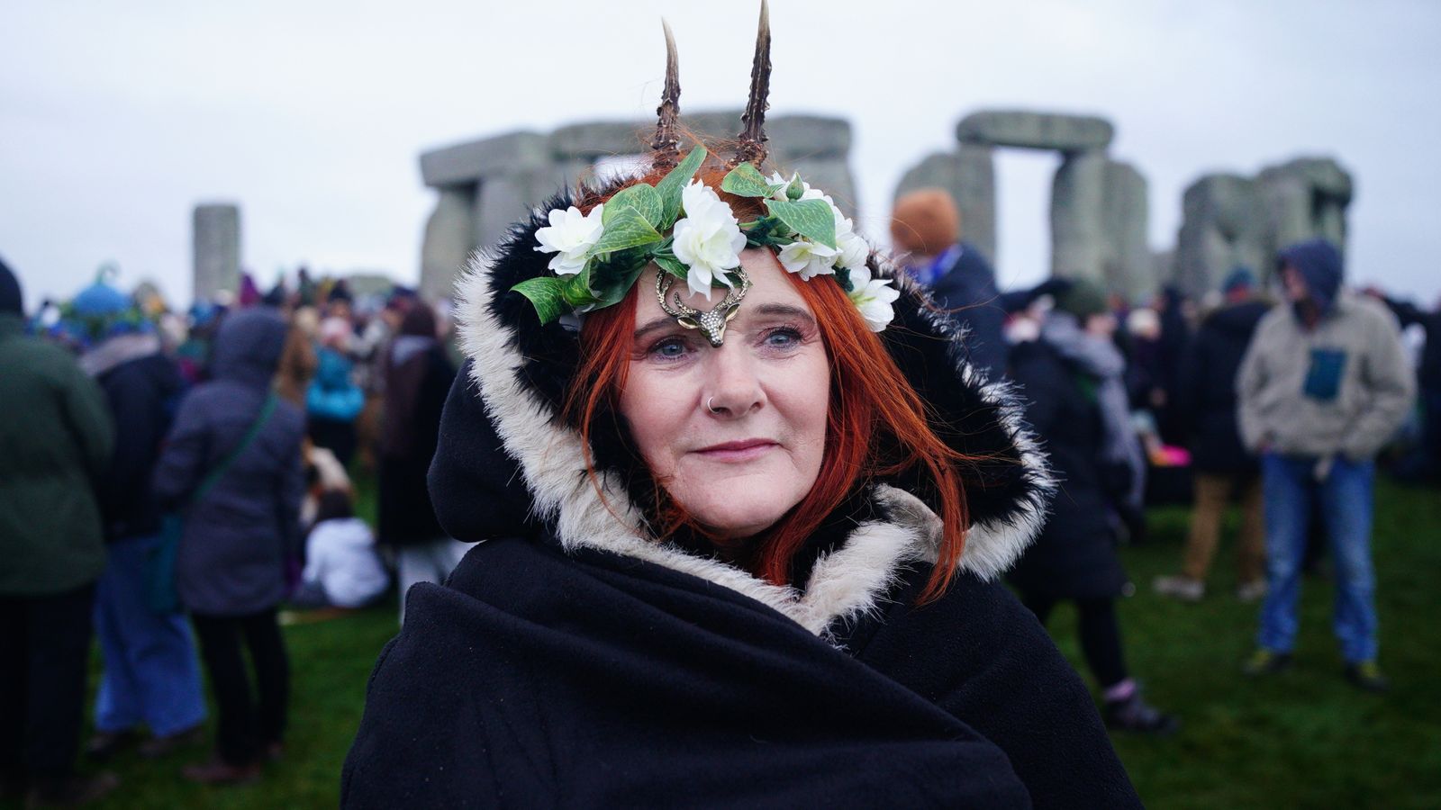 Crowds gather at Stonehenge for winter solstice - as police issue roads warning