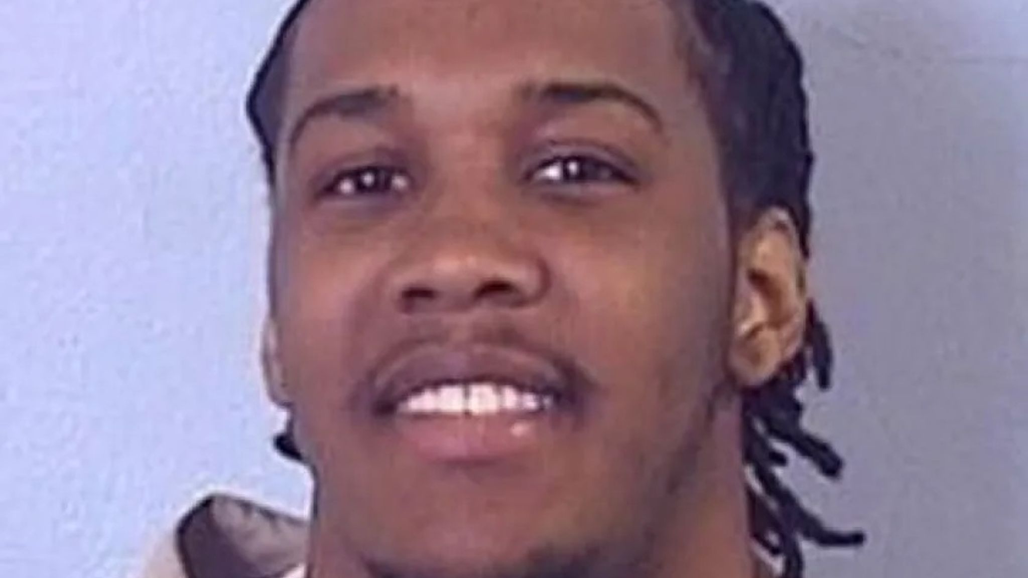 Murder conviction of man who spent 12 years in jail overturned(01)