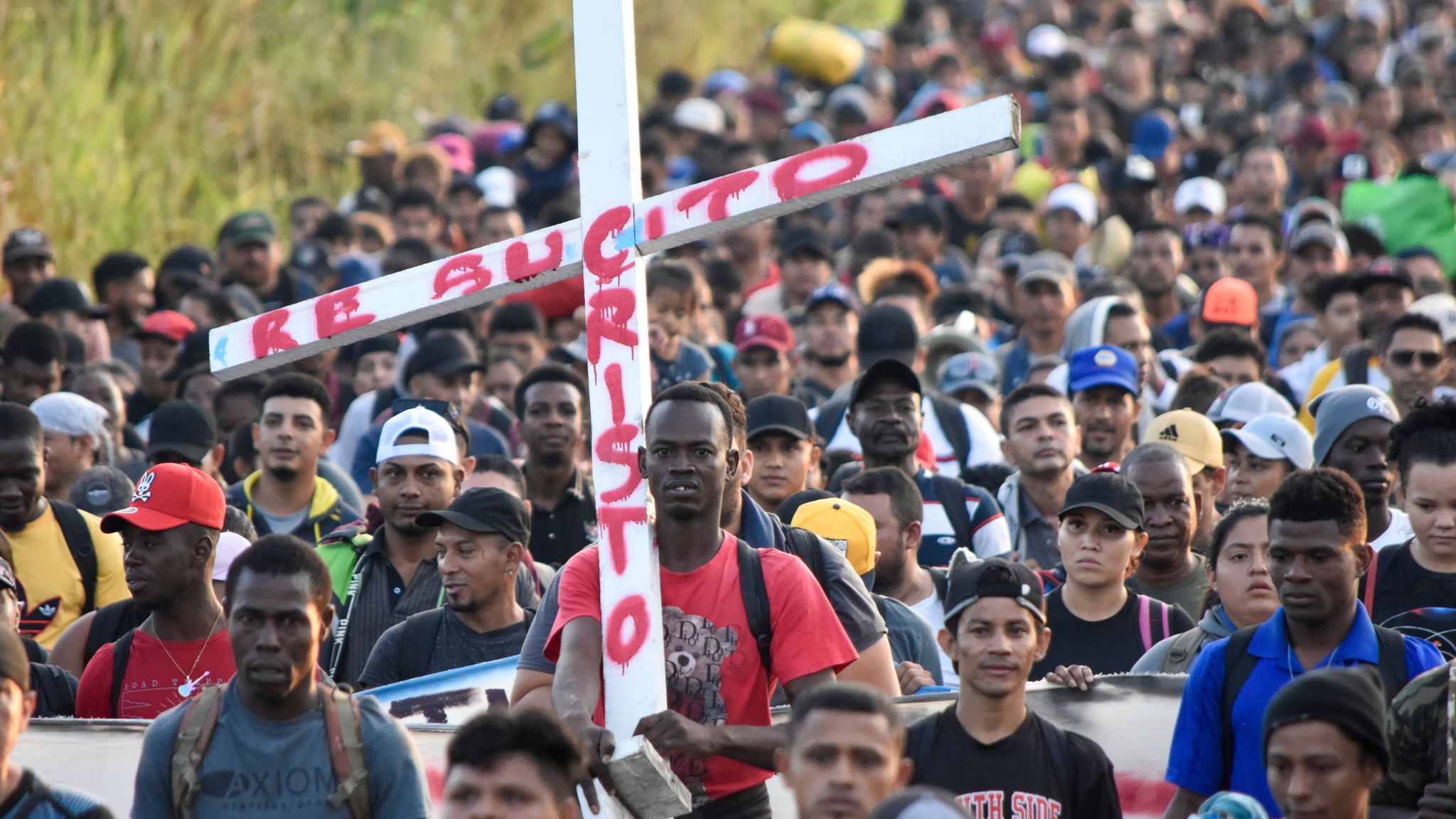 Thousands of migrants heading to US ahead of talks over Mexico border ...